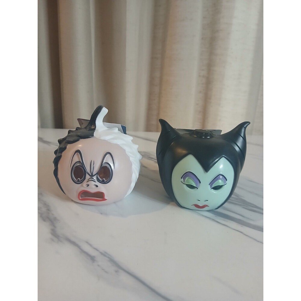 New Halloween Disney Villains Maleficent Cruella De Vil Mini Light Up Pumpkins